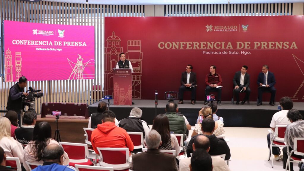 Conferencia de prensa del Gobierno de Hidalgo en Pachuca donde presentaron programas de Sedeco para impulsar mercados, empleo y mipymes en 2026.