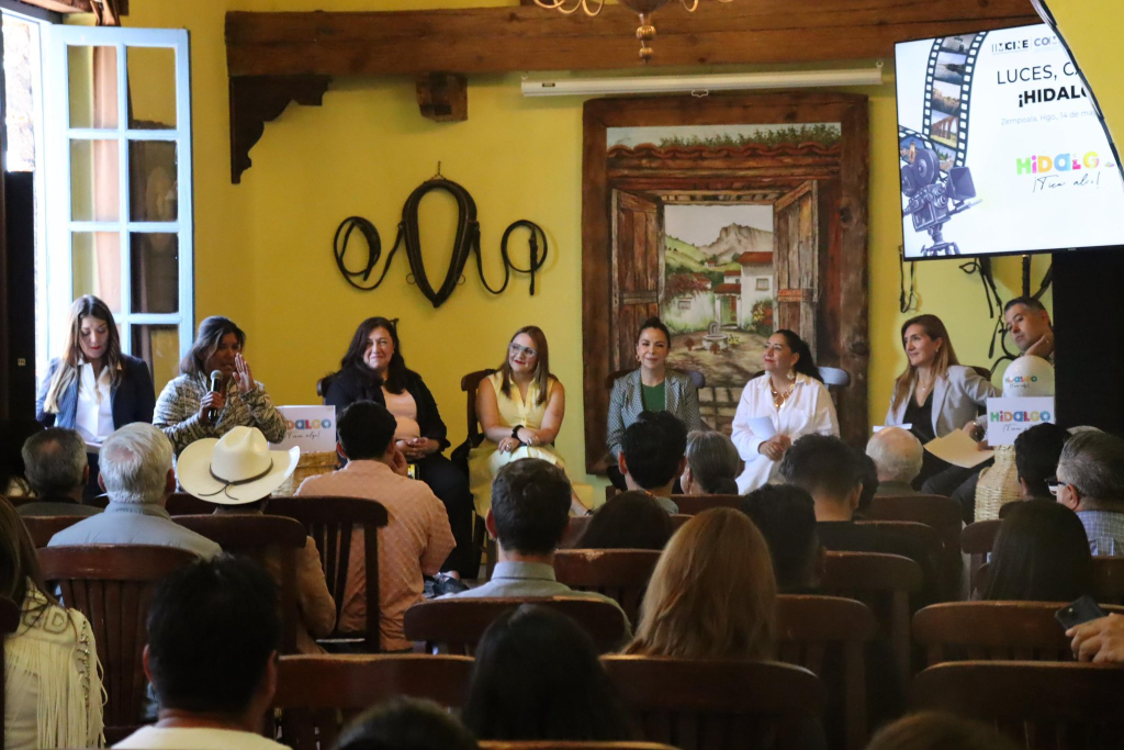 Elizabeth Quintanar Gómez participa en el foro “Luces, Cámara, ¡Hidalgo!: Locaciones Hidalgo”, realizado en la Hacienda San Juan Pueblilla, en Zempoala, junto a representantes de la industria audiovisual y autoridades estatales.