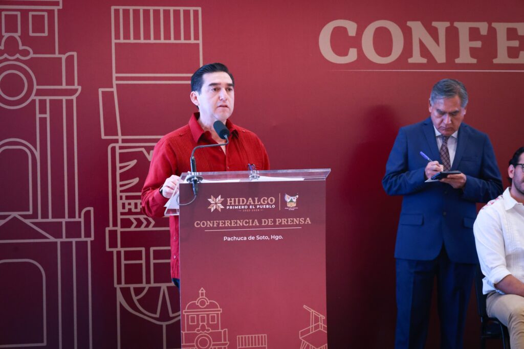 Napoléon González Pérez, titular de la Secretaría de Desarrollo Agropecuario de Hidalgo, durante su participación en la conferencia de prensa semanal del Gobierno estatal en Pachuca, donde habló sobre el precio de la cebada y la defensa de los productores hidalguenses.