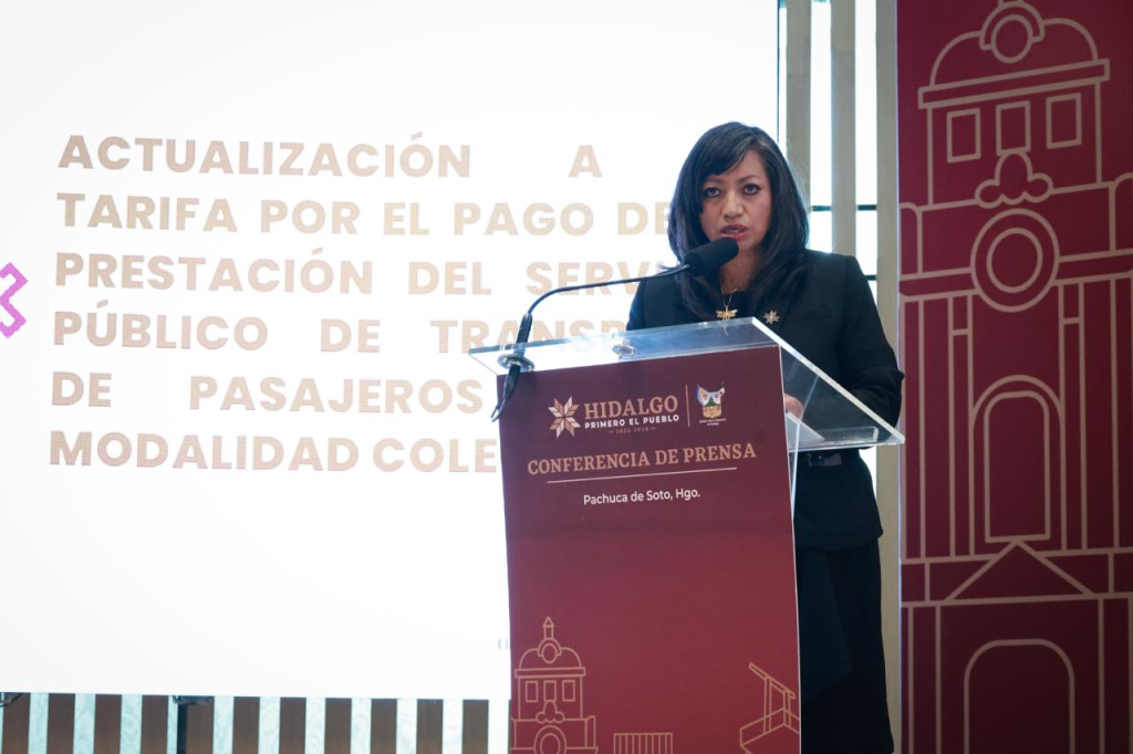 Titular de la Secretaría de Movilidad y Transporte de Hidalgo, Lyzbeth Robles Gutiérrez, durante conferencia de prensa en Pachuca donde anunció la actualización a la tarifa del transporte público.