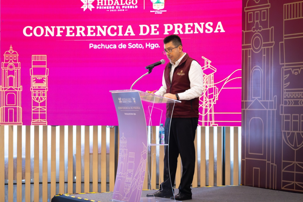 Ricardo Gómez Moreno, secretario de Bienestar e Inclusión Social de Hidalgo, anuncia durante la conferencia de prensa semanal del Gobierno del Estado la inauguración del Centro Administrativo del Bienestar y Desarrollo Rural, que será instalado en parte de la antigua Casa de Gobierno para concentrar servicios de atención ciudadana.