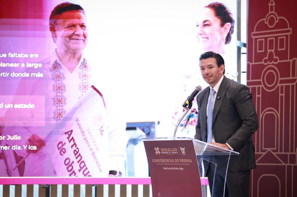 Miguel Tello Vargas participa en la conferencia de prensa del Gobierno de Hidalgo, donde expone los factores que llevaron a la entidad al primer lugar nacional en crecimiento económico durante el primer trimestre de 2026.