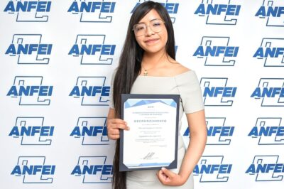 Egresada del ITESA recibe reconocimiento nacional por excelencia en ingeniería